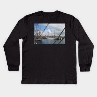 Ships in harbour Kids Long Sleeve T-Shirt